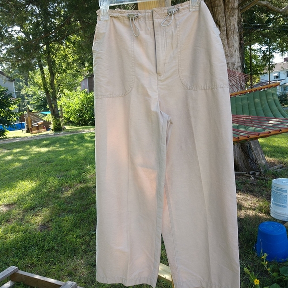 St. John's Bay Capri's Elastic Waist Beige Pockets - Picture 1 of 11